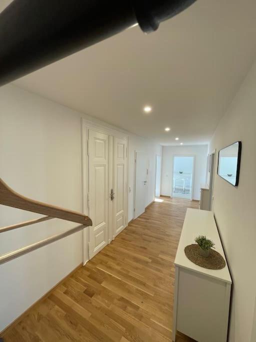 #modernes Wohnen Im Historischen Altbau 3 Og Links Apartamento